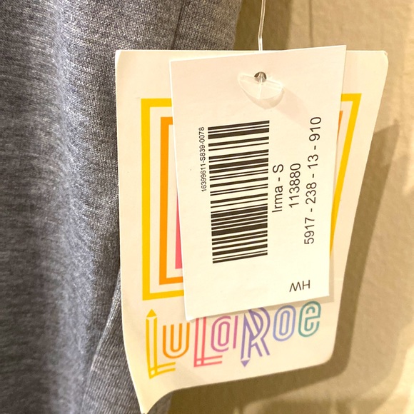 Unisex Lularoe Irma Shirt Gray / orange Halloween Spider & Web Graphic sz S NWT - Picture 4 of 5